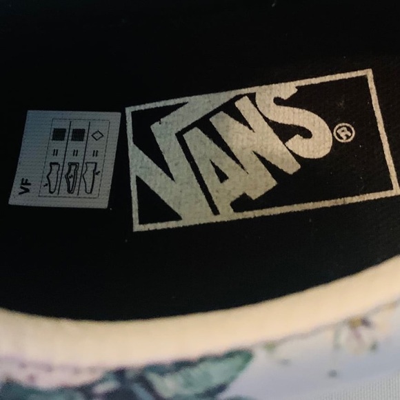 VANS Floral Lace Up Sneakers - Picture 7 of 8